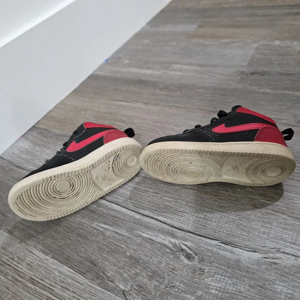 Nike Court Burough Mid Boys Sneakers‎ Size 8 Little Kids Black Red Basketball